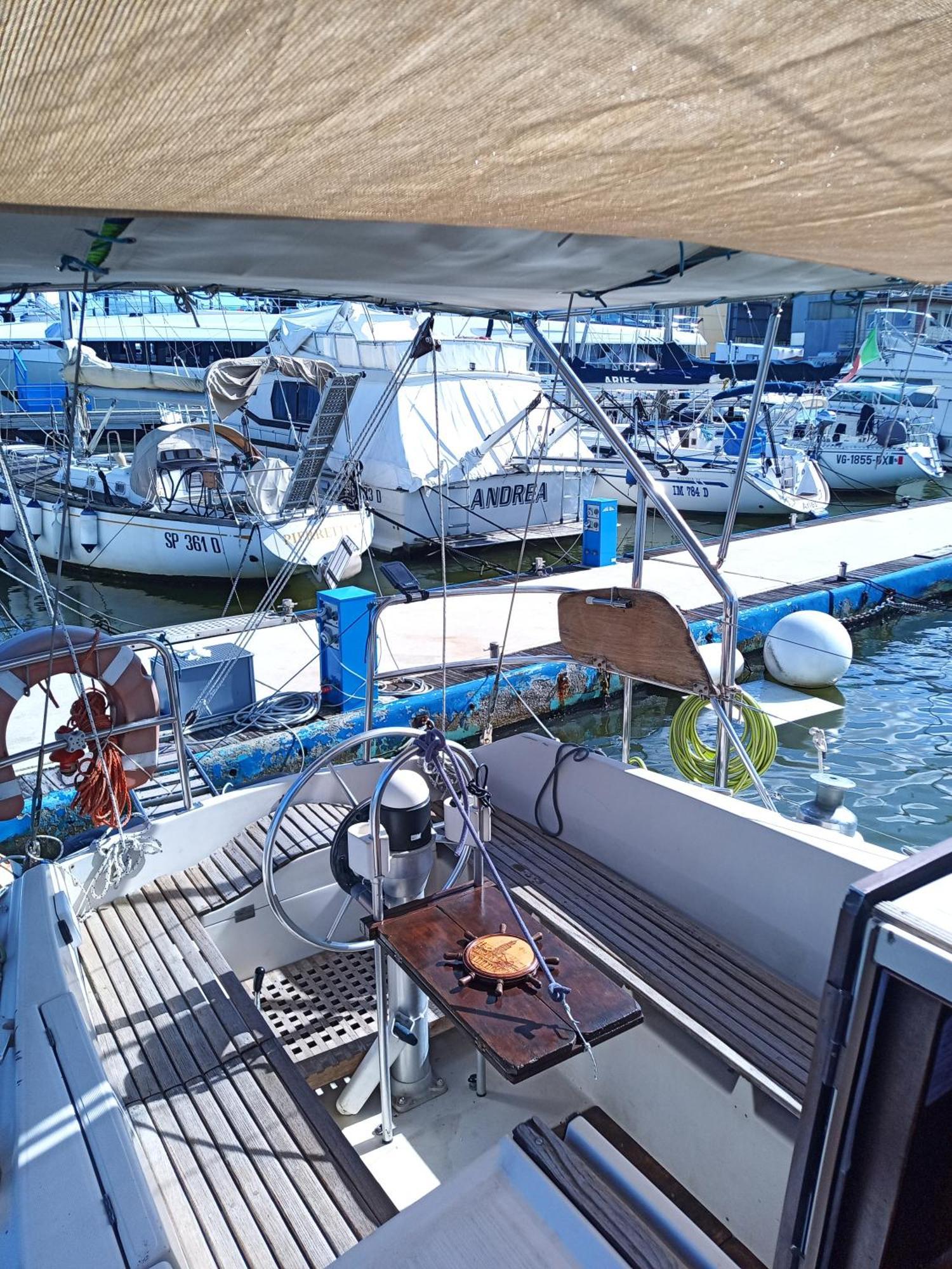 Bed & Boat Brezza Del Mare Hotel Viareggio Exterior photo